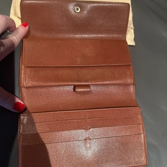Louis Vuitton Wallet - Picture 6 of 9